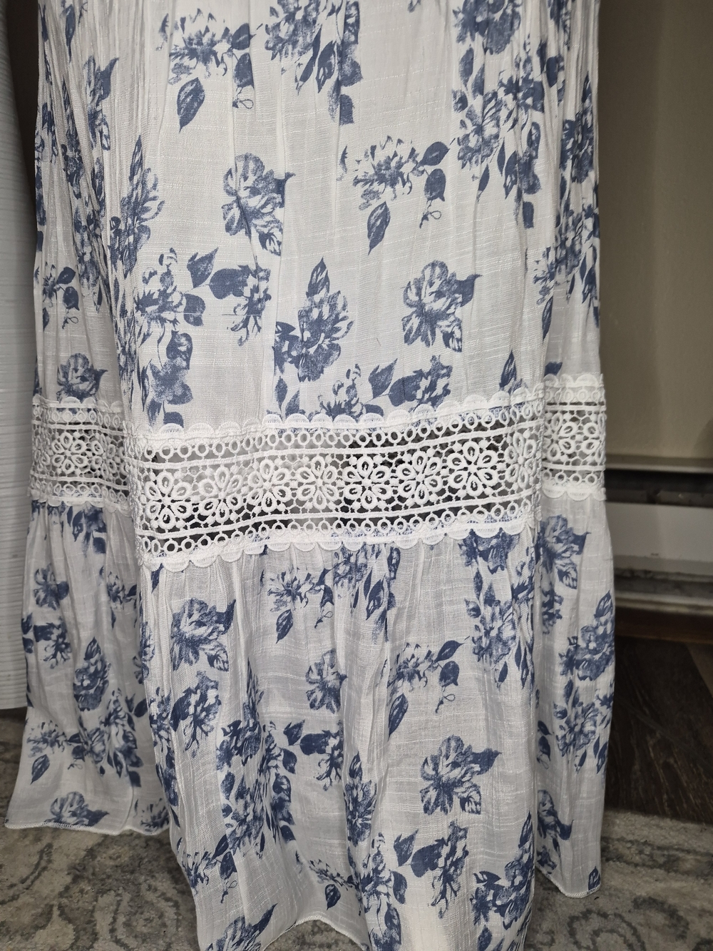 Igee Women's White & Blue Floral Print Maxi Toered Skirt - Picture 3 of 8